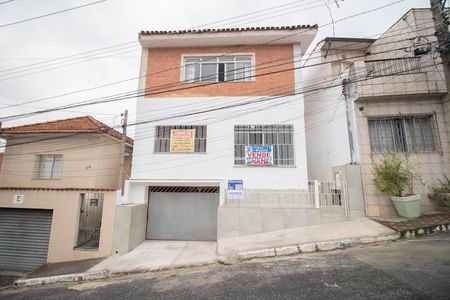 FACHADA de casa à venda com 3 quartos, 400m² em Chora Menino, São Paulo