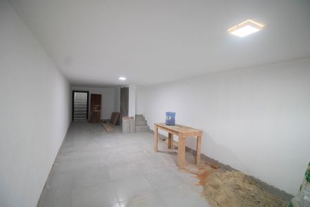 GARAGEM de casa à venda com 3 quartos, 400m² em Chora Menino, São Paulo