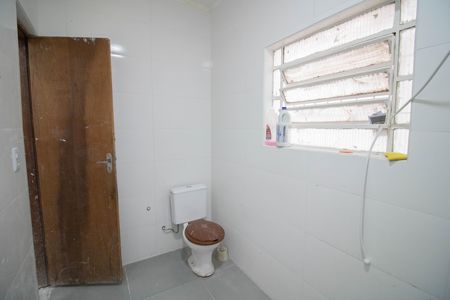BANHEIRO de casa à venda com 3 quartos, 400m² em Chora Menino, São Paulo