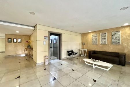 Apartamento à venda com 83m², 3 quartos e 2 vagasHall social