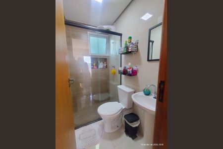 Banheiro de apartamento para alugar com 2 quartos, 55m² em Parque Novo Oratório, Santo André