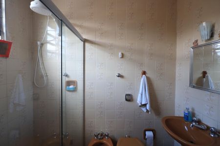 Casa à venda com 274m², 2 quartos e 1 vagaBanheiro