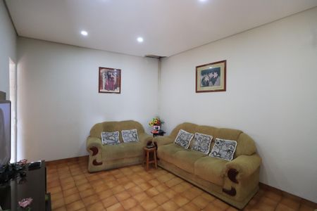 Casa à venda com 274m², 2 quartos e 1 vagaSala
