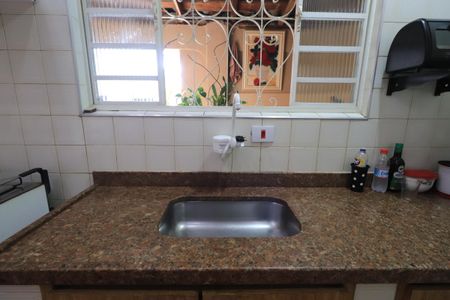 Casa à venda com 274m², 2 quartos e 1 vagaCozinha