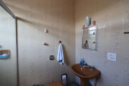 Casa à venda com 274m², 2 quartos e 1 vagaBanheiro