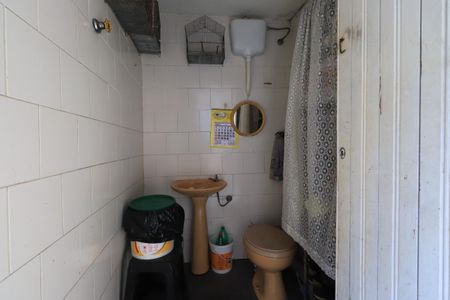 Casa à venda com 274m², 2 quartos e 1 vagaBanheiro de serviço