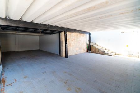 Casa à venda com 286m², 3 quartos e 5 vagasGaragem