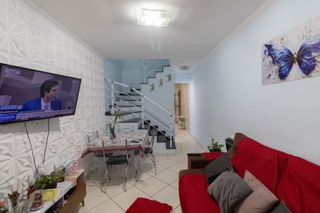 Casa de condomínio à venda com 70m², 2 quartos e 1 vagaSala