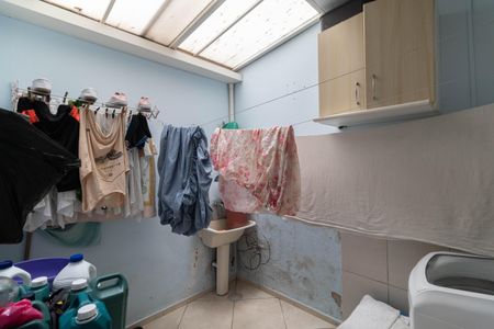 Casa de condomínio à venda com 70m², 2 quartos e 1 vagaÁrea de Serviço