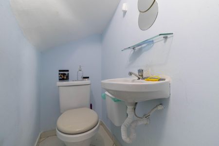 Casa de condomínio à venda com 70m², 2 quartos e 1 vagaLavabo