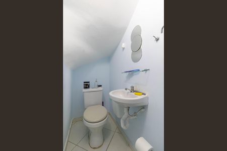 Casa de condomínio à venda com 70m², 2 quartos e 1 vagaLavabo