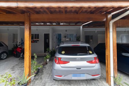 Casa de condomínio à venda com 70m², 2 quartos e 1 vagaGaragem