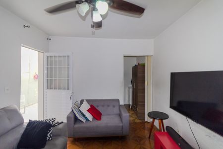 Casa à venda com 155m², 4 quartos e 2 vagasSala