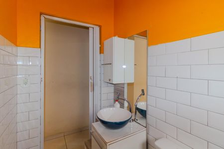 Casa à venda com 155m², 4 quartos e 2 vagasBanheiro 2