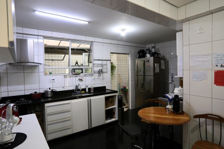 Apartamento para alugar com 195m², 3 quartos e 3 vagas Apartamento para alugar com 195m², 3 quartos e 3 vagasCozinha
