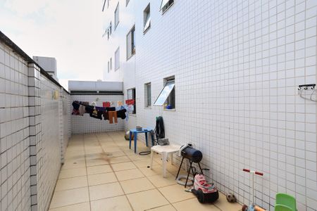 Apartamento para alugar com 195m², 3 quartos e 3 vagas Apartamento para alugar com 195m², 3 quartos e 3 vagasÁrea externa