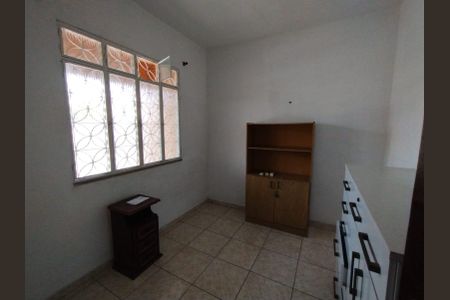 Quarto de casa para alugar com 5 quartos, 300m² em Senador Camará, Rio de Janeiro