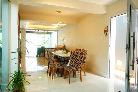 Sala de casa à venda com 3 quartos, 226m² em Vila Santa Isabel, São Paulo