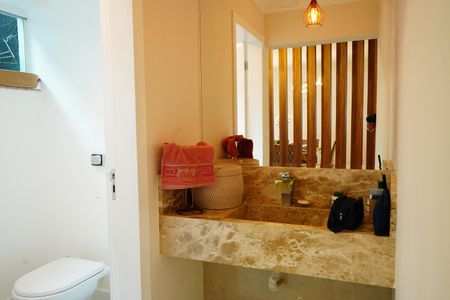 Casa à venda com 226m², 3 quartos e 2 vagasLavabo