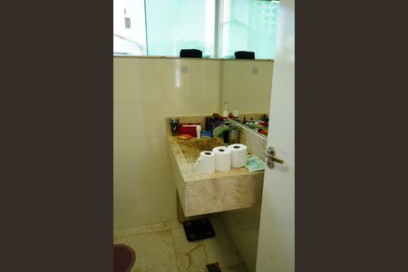 Casa à venda com 226m², 3 quartos e 2 vagasSuíte 1