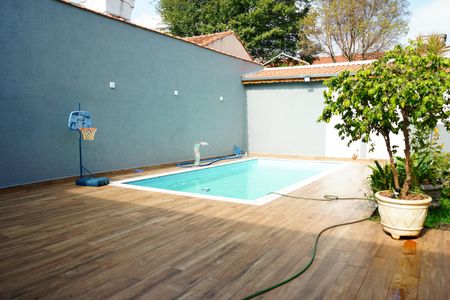 Casa à venda com 226m², 3 quartos e 2 vagasPiscina