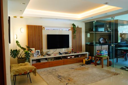 Sala de casa à venda com 3 quartos, 226m² em Vila Santa Isabel, São Paulo