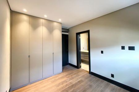 Casa de condomínio à venda com 470m², 4 quartos e 3 vagasSuite 3