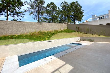 Casa de condomínio à venda com 470m², 4 quartos e 3 vagas Casa de condomínio à venda com 470m², 4 quartos e 3 vagasPiscina