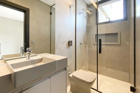 Casa de condomínio à venda com 470m², 4 quartos e 3 vagasBanheiro da Suíte 4