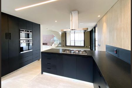 Casa de condomínio à venda com 470m², 4 quartos e 3 vagas Casa de condomínio à venda com 470m², 4 quartos e 3 vagasCozinha