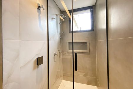 Casa de condomínio à venda com 470m², 4 quartos e 3 vagasBanheiro da Suíte 4