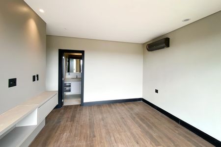 Casa de condomínio à venda com 470m², 4 quartos e 3 vagasSuite 1