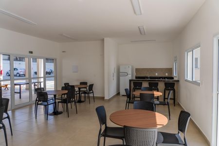 Apartamento para alugar com 43m², 2 quartos e 1 vaga Apartamento para alugar com 43m², 2 quartos e 1 vagaÁrea comum - Salão de festas