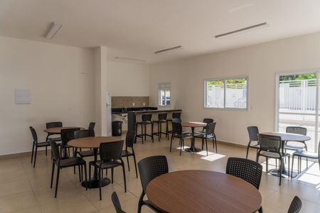 Apartamento para alugar com 43m², 2 quartos e 1 vaga Apartamento para alugar com 43m², 2 quartos e 1 vagaÁrea comum - Salão de festas