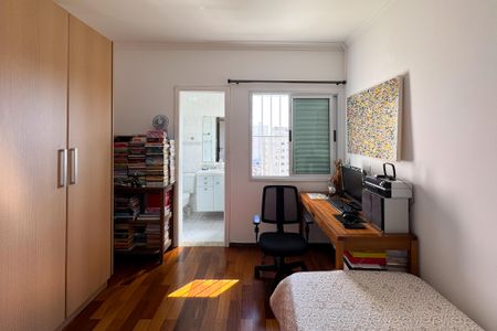 Apartamento à venda com 70m², 2 quartos e 2 vagasSuíte