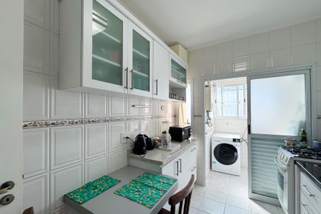 Apartamento à venda com 70m², 2 quartos e 2 vagasCozinha 