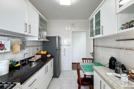 Apartamento à venda com 70m², 2 quartos e 2 vagasCozinha 