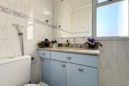 Apartamento à venda com 70m², 2 quartos e 2 vagasBanheiro Social