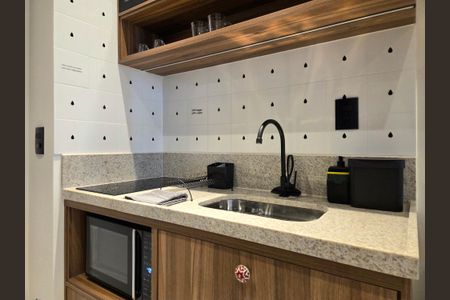 Cozinha de apartamento para alugar com 1 quarto, 30m² em Vila Nova Conceição, São Paulo