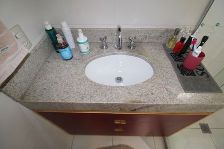 Apartamento à venda com 63m², 2 quartos e 1 vagaBanheiro 1