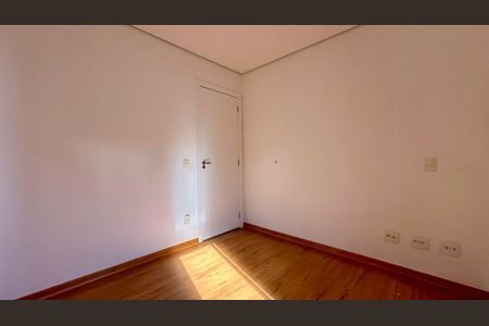 Apartamento à venda com 200m², 3 quartos e 2 vagasQuarto 