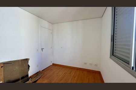 Apartamento à venda com 200m², 3 quartos e 2 vagasQuarto 