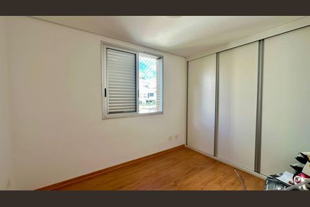 Apartamento à venda com 200m², 3 quartos e 2 vagasQuarto 