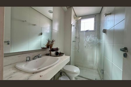 Apartamento à venda com 200m², 3 quartos e 2 vagasBanheiro 