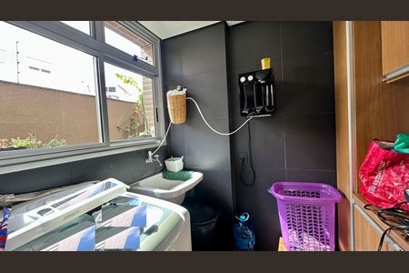 Apartamento à venda com 238m², 3 quartos e 2 vagasÁrea de serviço 