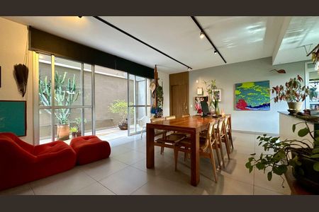 Apartamento à venda com 238m², 3 quartos e 2 vagasSala