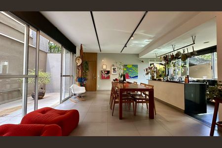 Apartamento à venda com 238m², 3 quartos e 2 vagasSala