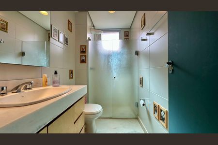 Apartamento à venda com 238m², 3 quartos e 2 vagasBanheiro 