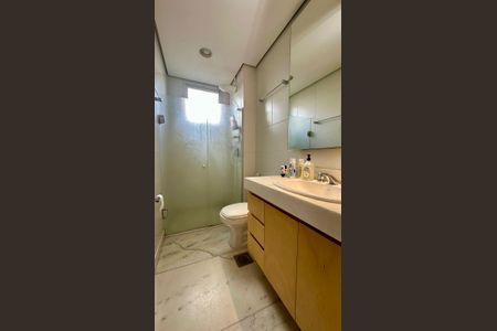 Apartamento à venda com 238m², 3 quartos e 2 vagasBanheiro 