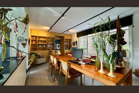 Apartamento à venda com 238m², 3 quartos e 2 vagasSala